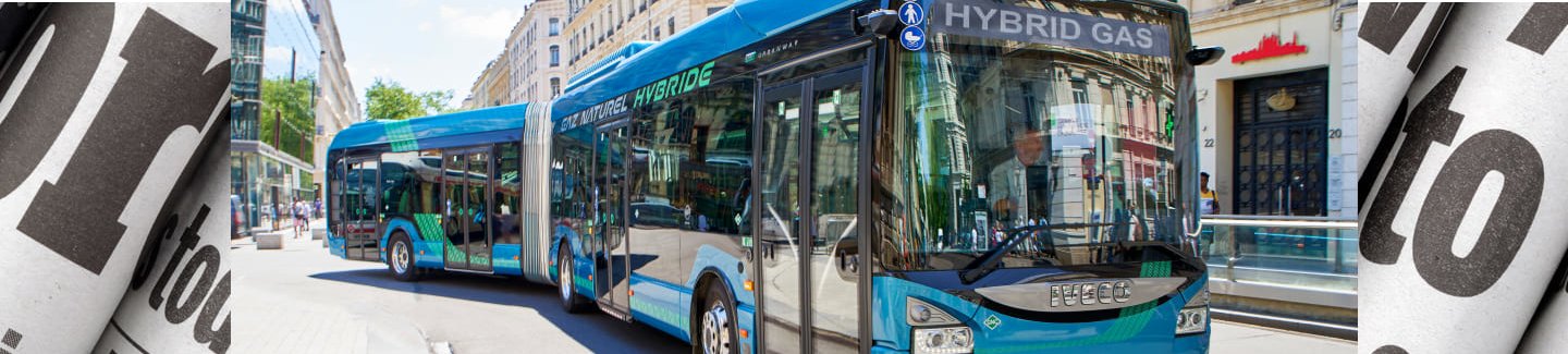 IVECO BUS führt seine neueste Hybridtechnologie in der mit Gas betriebenen Gelenkversion des URBANWAY ein .